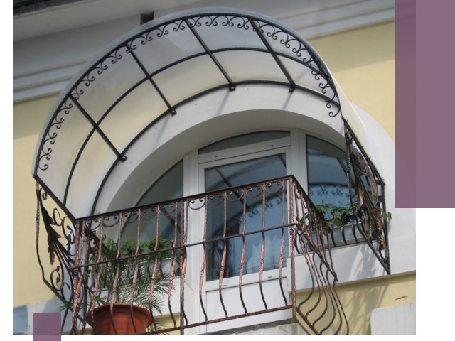 Козырьки над балконом в Балтийске — изготовление и монтаж