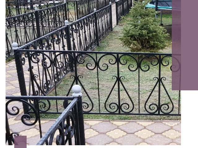 Кованые газонные ограждения под ключ в Балтийске
